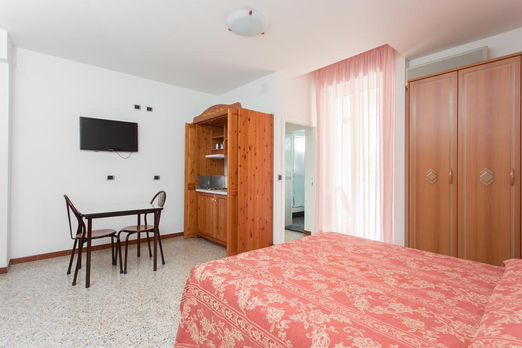 Hotel Residence Des Bains Cesenatico Oda fotoğraf