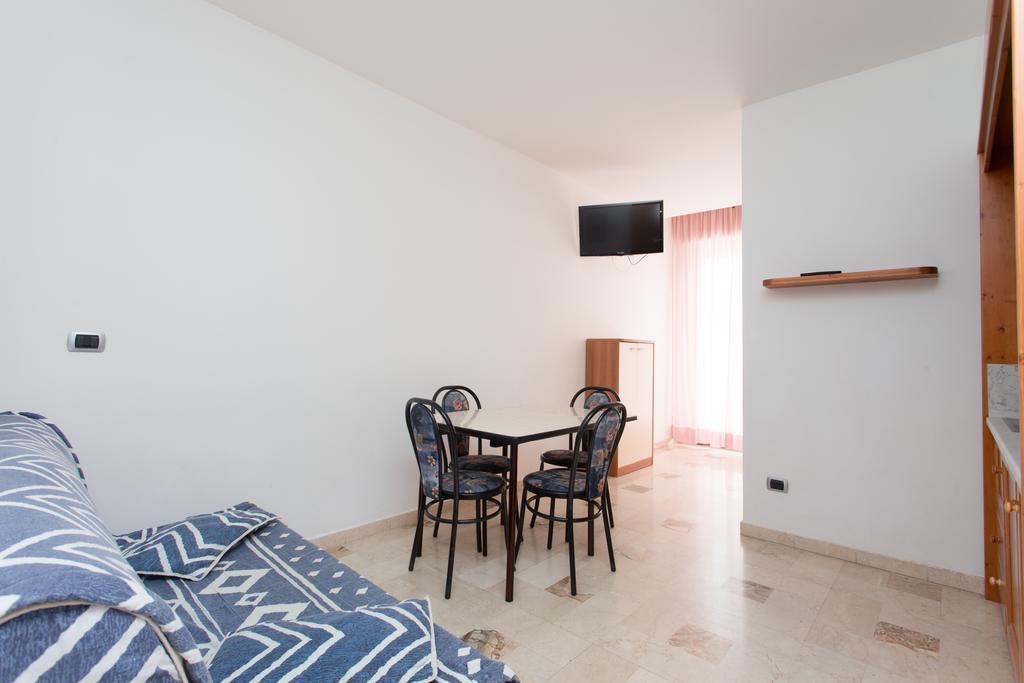 Hotel Residence Des Bains Cesenatico Oda fotoğraf